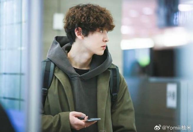 朴灿烈回应恋情后生活游戏截图