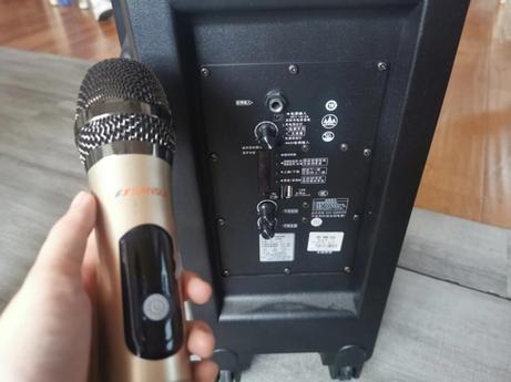 音响连接麦克风有滋滋声怎么解决缩略图