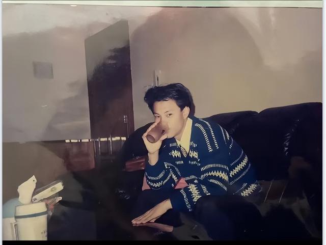 男孩90年代老照片图库缩略图